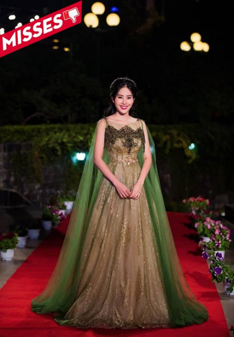 Lan Khuê cùng Phạm Hương Lan Khue cung Pham Huong