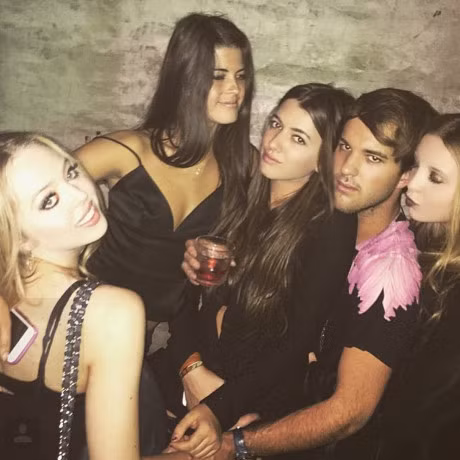 Cuoc song day thi phi cua chau gai tong thong - Anh 9