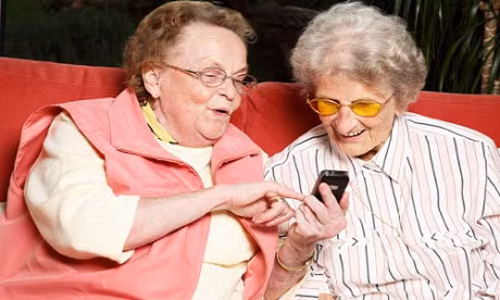 Anh sieu hai huoc khi cu gia dung smartphone - Anh 1