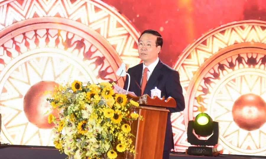 Ủy viên Bộ Chính trị, Thường trực Ban Bí thư - Võ Văn Thưởng. Ủy viên Bộ Chính trị, Thường trực Ban Bí thư - Võ Văn Thưởng.