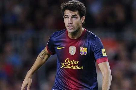 Fabregas cảnh báo các đồng đội hãy giữ đôi chân trên mặt đất