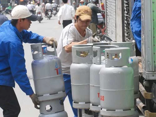 Giá Gas tăng thêm 16.000 đồng/bình