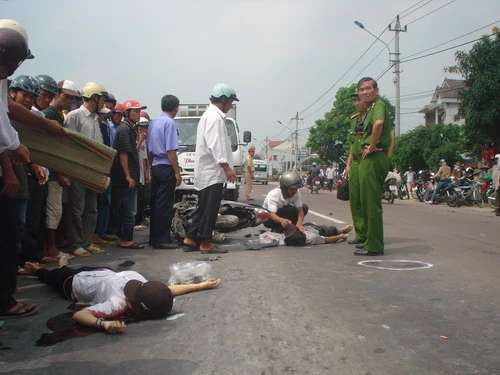 Lại xảy ra tai nạn thảm khốc trên Quốc lộ 1A, 4 người thương vong