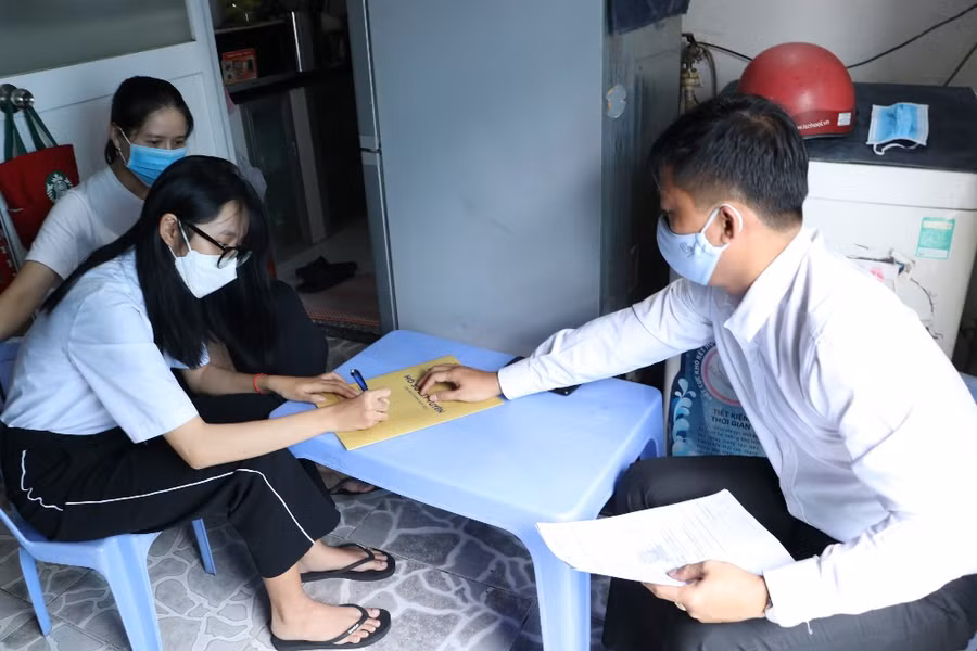 Trường Đại học Gia Định hỗ trợ thí sinh tư vấn trực tiếp tại nơi cư trú. Ảnh: NTCC