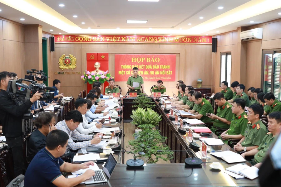 Quang cảnh buổi họp báo.