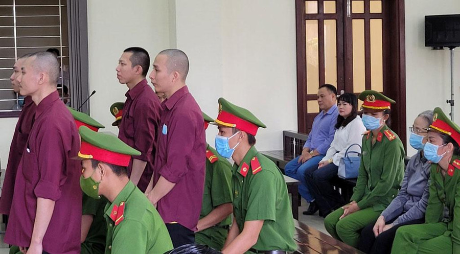 Các bị cáo tại phiên tòa xét xử. Ảnh: Lê Đức