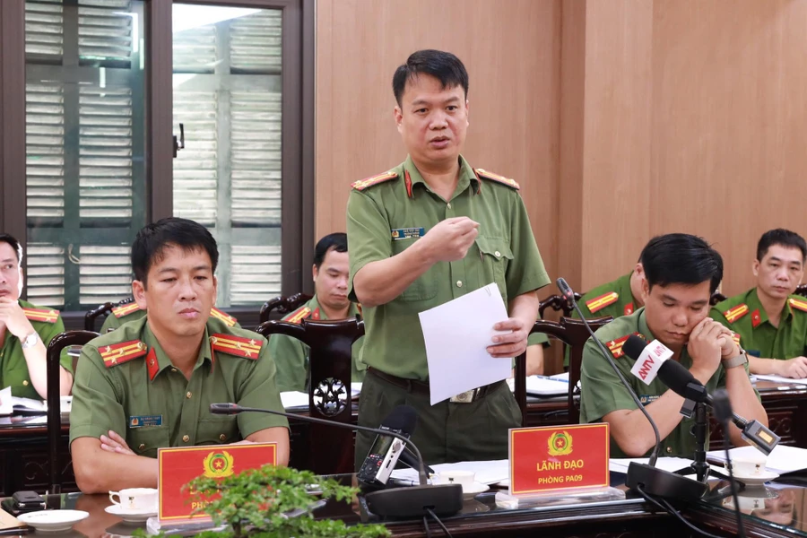 Thượng tá Cao Việt Hải, Trưởng phòng An ninh điều tra Công an tỉnh Phú Thọ, cung cấp thông tin tại họp báo.