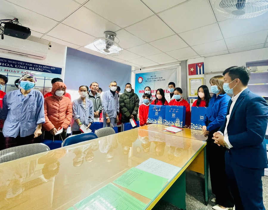 Trường Chu Văn An sẽ phối hợp các cơ quan, đơn vị tổ chức nhiều hoạt động thiện nguyện hướng đến các hộ dân, các bệnh nhân nghèo. Trường Chu Văn An sẽ phối hợp các cơ quan, đơn vị tổ chức nhiều hoạt động thiện nguyện hướng đến các hộ dân, các bệnh nhân nghèo.