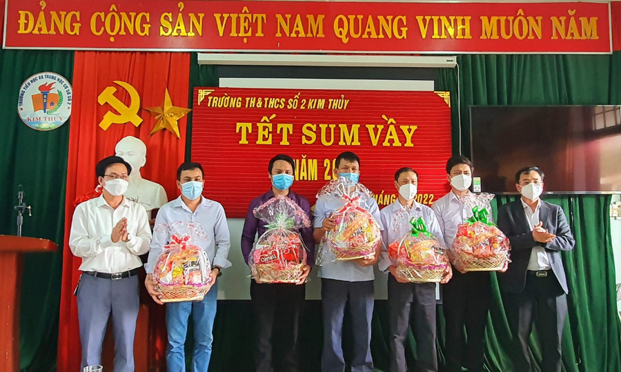 Vào dịp Tết, đời sống giáo viên được ngành Giáo dục đặc biệt quan tâm.