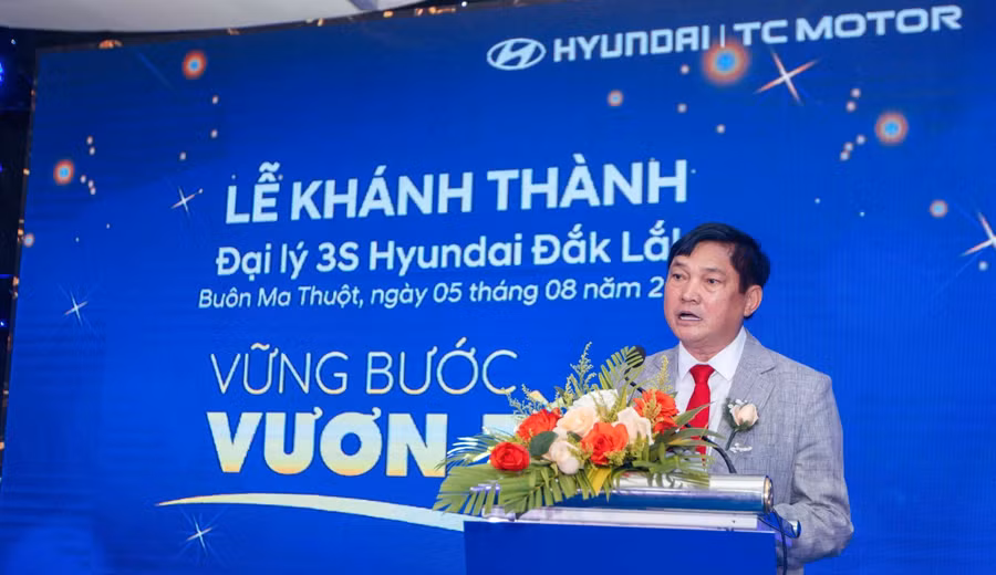 Ông Lê Đình Hiền - Tổng Giám đốc Huyndai Đắk Lắk phát biểu tại lễ khánh thành Showroom (ảnh: TT).
