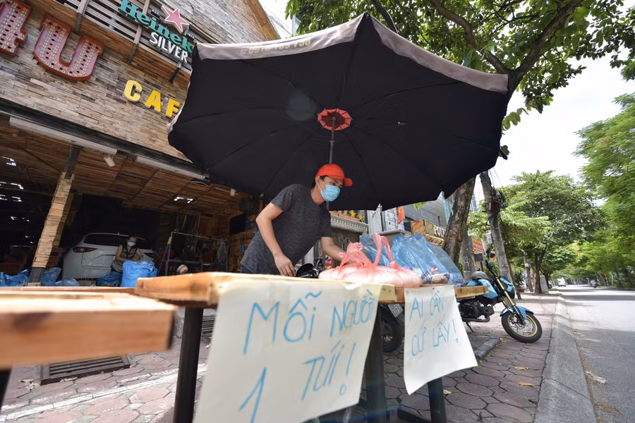 Anh Dũng cho biết, gia đình sẽ duy trì hoạt động trên đến khi hết giãn cách xã hội để có thể giúp đỡ được nhiều người hơn, giảm tải một phần gánh nặng cho những người gặp khó khăn trong mùa dịch.