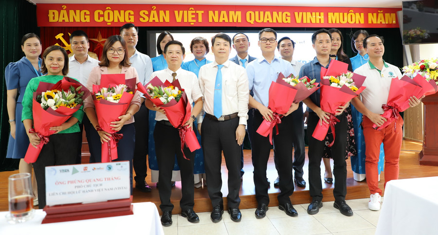 Lễ ký kết, thỏa thuận hợp tác giữa Học viện Phụ nữ Việt Nam với 6 tổ chức, doanh nghiệp diễn ra thành công tốt đẹp. Lễ ký kết, thỏa thuận hợp tác giữa Học viện Phụ nữ Việt Nam với 6 tổ chức, doanh nghiệp diễn ra thành công tốt đẹp.