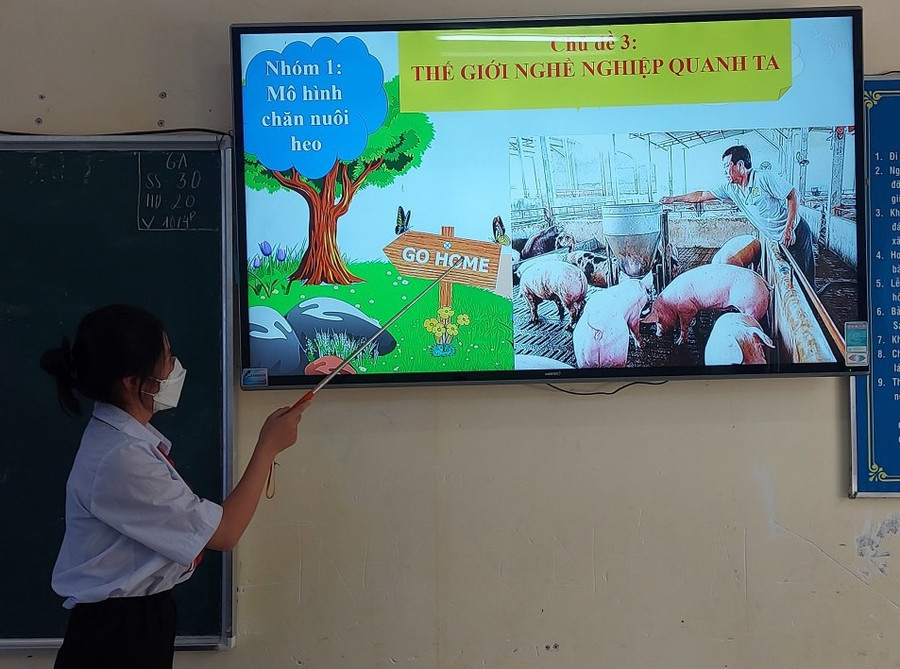 Chương trình GDPT 2018 giúp học sinh tự tin, mạnh dạn hơn trong học tập. Chương trình GDPT 2018 giúp học sinh tự tin, mạnh dạn hơn trong học tập.