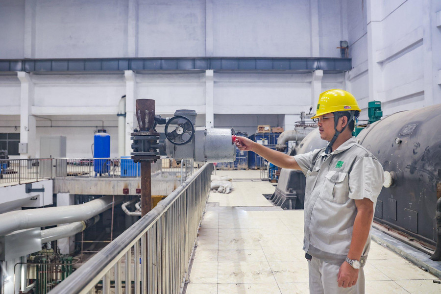 Nguồn nguyên liệu rác được lấy trực tiếp từ rác thải sinh hoạt không phân loại của 9 quận nội thành và 5 huyện (Thanh Trì, Gia Lâm, Từ Liêm, Đông Anh, Sóc Sơn).