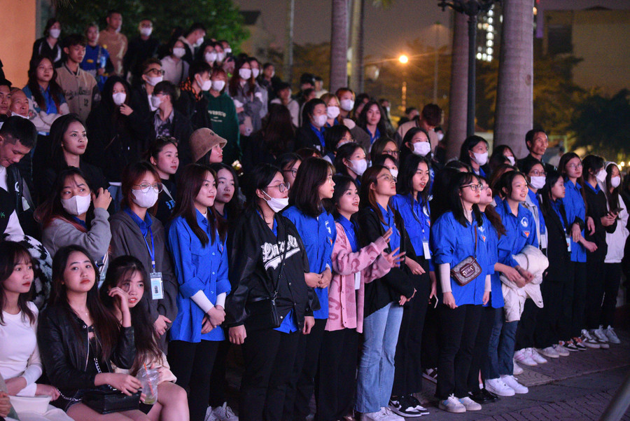 Rất đông đảo sinh viên trên địa bàn Hà Nội đã có mặt tại sự kiện.