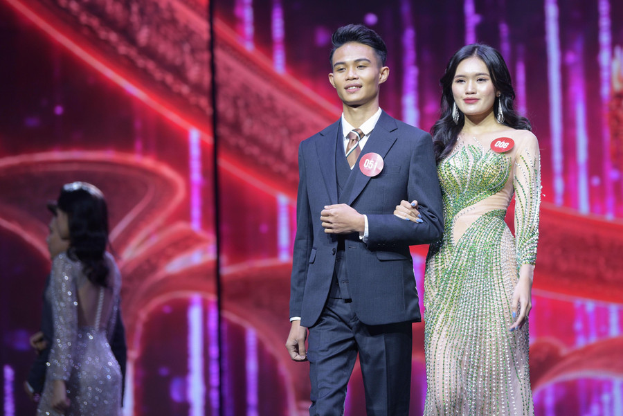 Trong đêm chung kết, 20 thí sinh (10 nam, 10 nữ) đã tranh tài qua 3 vòng thi chào hỏi, trình diễn trang phục (gồm trang phục truyền thống và dạ hội) và ứng xử.