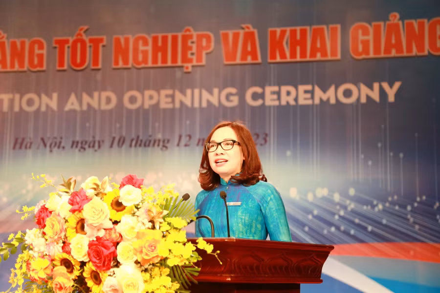 PGS.TS Nguyễn Thị Nhung phát biểu tại buổi lễ.