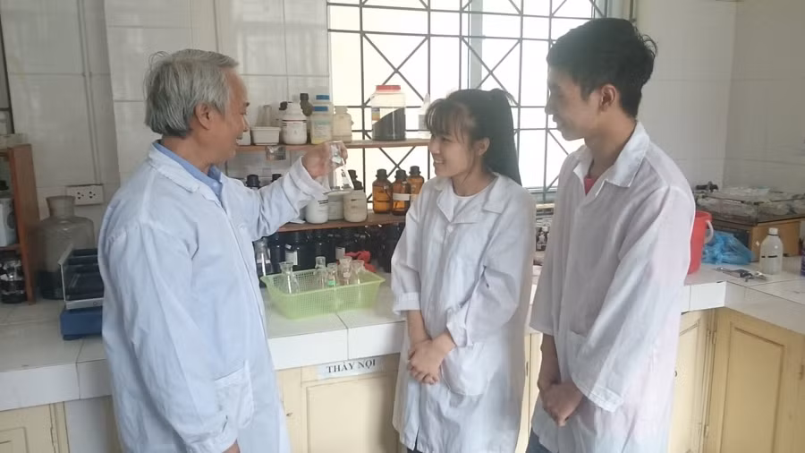 Hướng dẫn nghiên cứu khoa học cho sinh viên Trường Đại học KHTN, ĐHQG Hà Nội