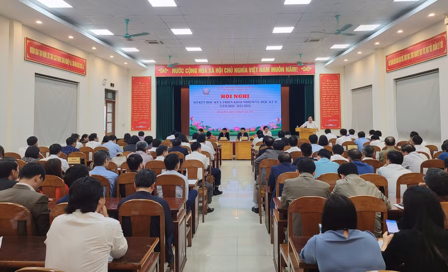 Sở GD&ĐT Quảng Bình tổ chức Hội nghị sơ kết học kỳ I, năm học 2023-2024.