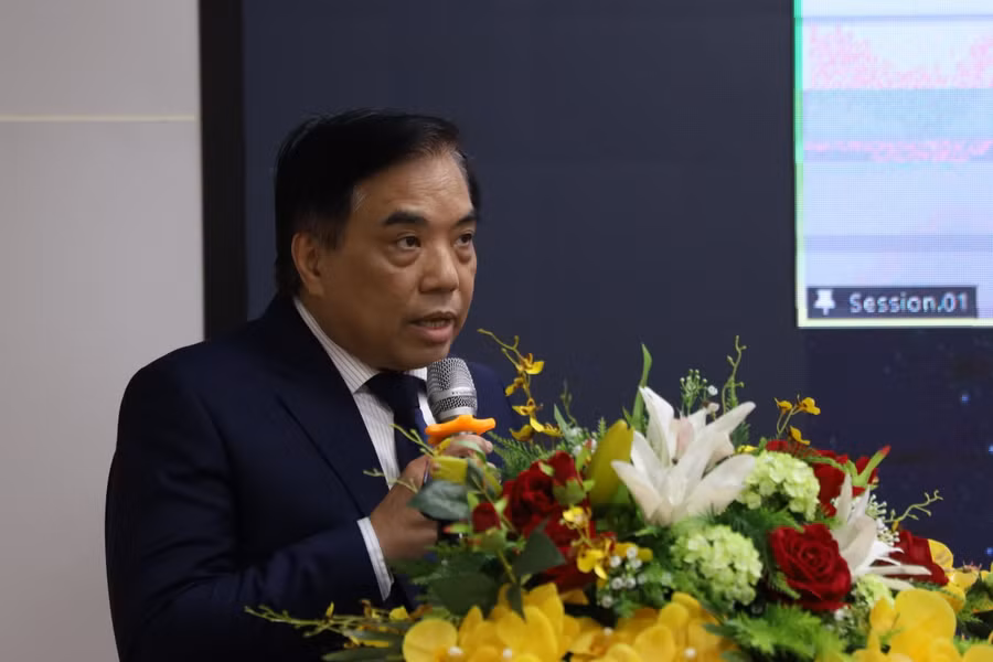 PGS.TS Bùi Anh Tuấn, Hiệu trưởng Trường Đại học Ngoại thương phát biểu tham luận