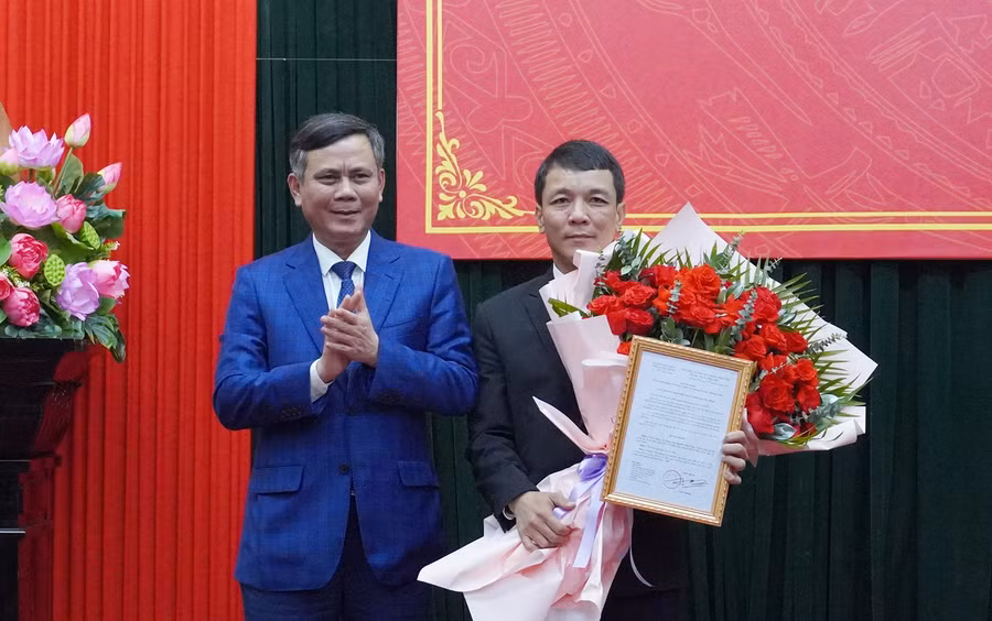 Ông Nguyễn Hoài Nam, Bí thư Huyện ủy Tuyên Hóa được bổ nhiệm giữ chức vụ Chánh Văn phòng UBND tỉnh.