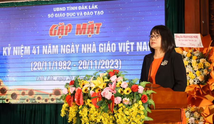 Phó Chủ tịch UBND tỉnh H' Yim Kđoh phát biểu tại buổi lễ. (Ảnh: TT)