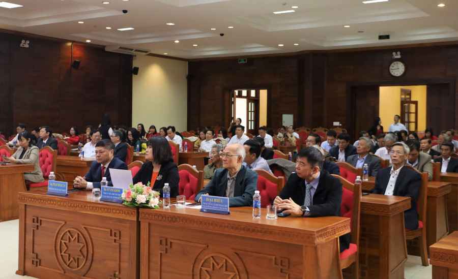 Các đại biểu dự buổi gặp mặt tri ân các thế hệ nhà giáo. (Ảnh: TT)