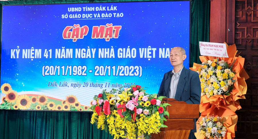 Nhà giáo Hà Ngọc Đào - Chủ tịch Hội cựu giáo chức tỉnh, nguyên Giám đốc Sở GD&ĐT ôn lại kỷ niệm những năm tháng cống hiến cho sự nghiệp giáo dục của tỉnh. (Ảnh: TT)