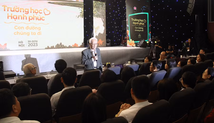 TS Nguyễn Tùng Lâm chia sẻ tại hội thảo.