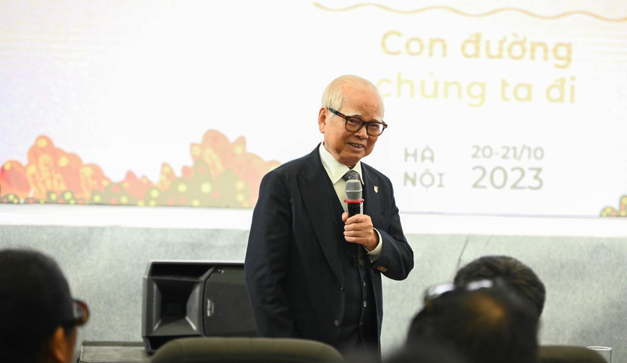 TS Nguyễn Văn Hòa trao đổi tại hội thảo. TS Nguyễn Văn Hòa trao đổi tại hội thảo.