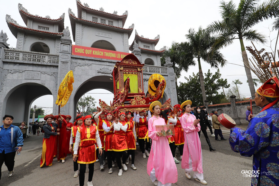 Phần hội diễn ra từ ngày mùng 6 đến hết mùng 8 tháng Giêng, gồm các hoạt động văn hóa văn nghệ, trò chơi dân gian truyền thống, thi đấu thể thao.
