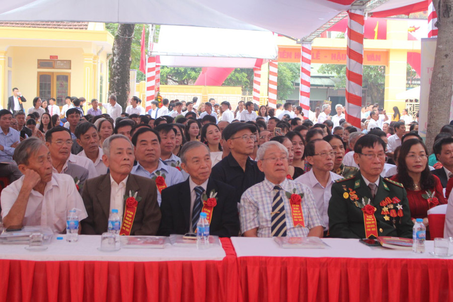 Các đại biểu tham dự lễ Kỷ niệm. Các đại biểu tham dự lễ Kỷ niệm.