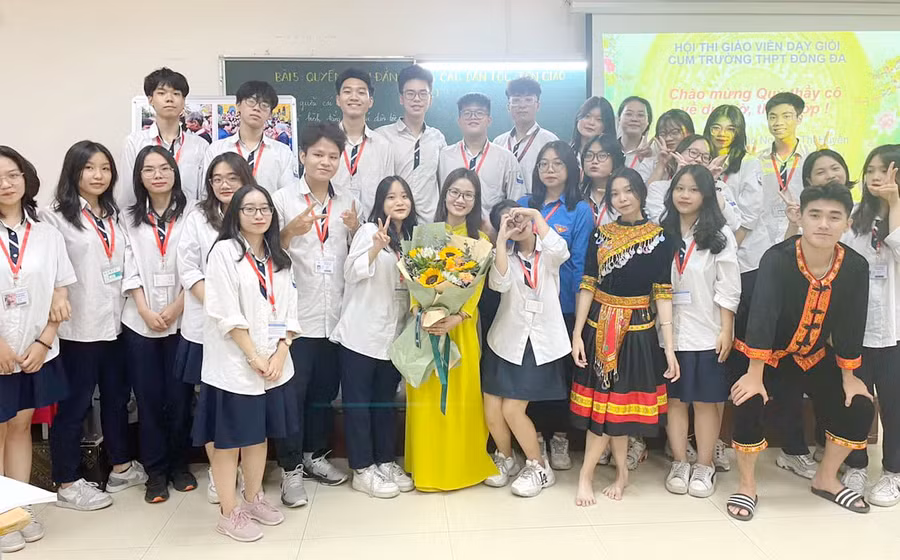 Một lớp học của Trường THPT Hoàng Cầu. Ảnh: NTCC.