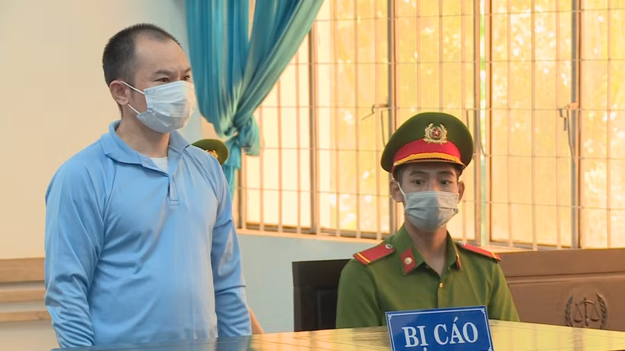 Bị cáo Tân tại phiên toà (ảnh: Đức Nguyễn).