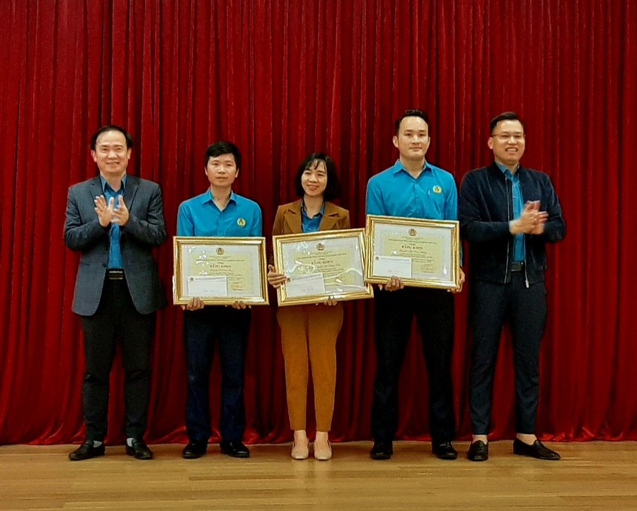 3 cá nhân nhận bằng khen của Tổng Liên đoàn Lao động Việt Nam.