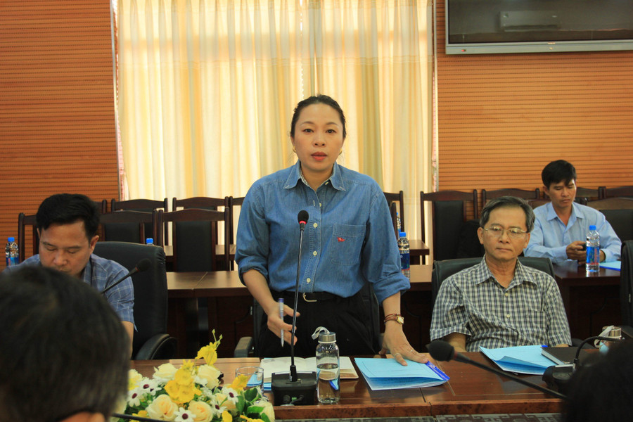 Phóng viên Hương Lý - VOV đặt câu hỏi tại họp báo. (Ảnh: TT) Phóng viên Hương Lý - VOV đặt câu hỏi tại họp báo. (Ảnh: TT)