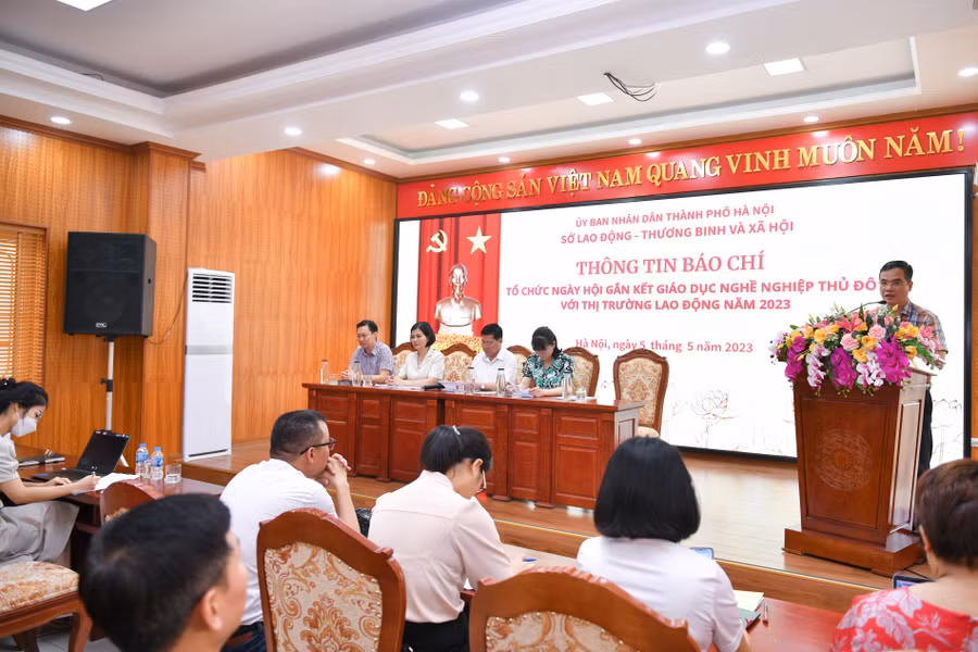 Toàn cảnh sự kiện gặp gỡ báo chí trao đổi thông tin về Ngày hội gắn kết giáo dục nghề nghiệp Thủ đô và thị trường lao động năm 2023.