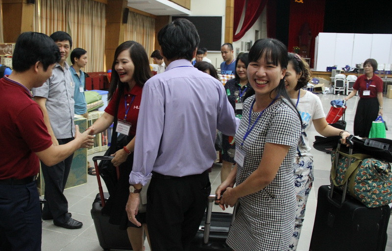 Sau nhiều ngày cách ly, các cán bộ in sao đề ra về với tâm trạng thoải mái, phấn khởi vì đã hoàn thành xuất sắc nhiệm vụ được giao Sau nhiều ngày cách ly, các cán bộ in sao đề ra về với tâm trạng thoải mái, phấn khởi vì đã hoàn thành xuất sắc nhiệm vụ được giao