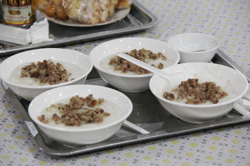 Bữa ăn nhẹ trưa 27/6 trước khi được về nhà sau nhiều ngày bị cách ly của các cán bộ Bữa ăn nhẹ trưa 27/6 trước khi được về nhà sau nhiều ngày bị cách ly của các cán bộ