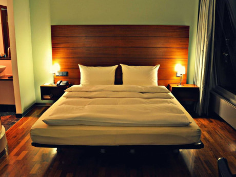 9 thu khong nen vi tiec tien ma mua do re - Anh 2