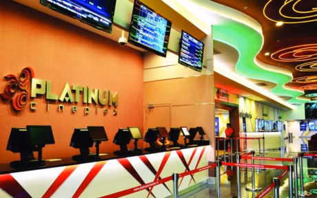 Canh nong, mau me van bi cat voi he thong phan loai phim moi - Anh 2