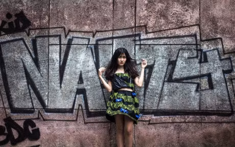 Thoi trang rac thai keu goi bao ve moi truong - Anh 2