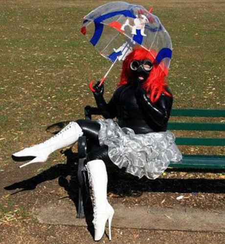 Cuoi te ghe 8/1: Thoi trang phang thoi tiet cua chi em - Anh 5