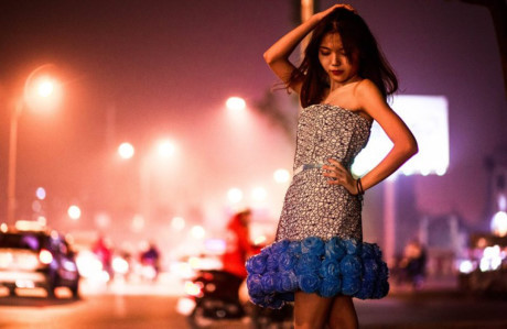 Thoi trang rac thai keu goi bao ve moi truong - Anh 1