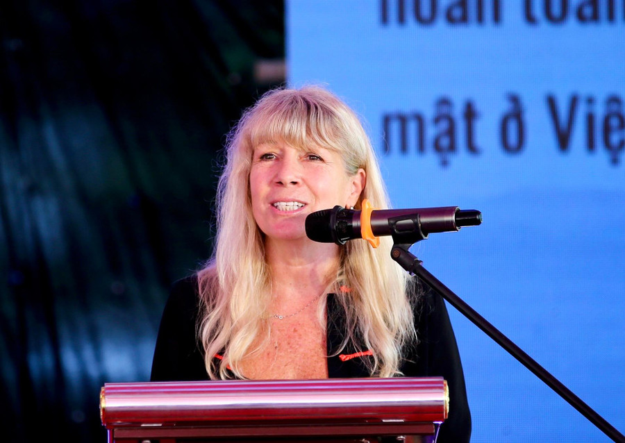 Ts. Jill Robinson MBE, sáng lập viên kiêm Tổng giám đốc Tổ chức Động vật Châu Á chia sẻ tại Lễ khởi động Dự án.