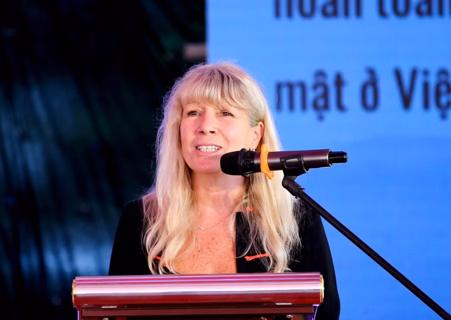 Ts. Jill Robinson MBE, sáng lập viên kiêm Tổng giám đốc Tổ chức Động vật Châu Á chia sẻ tại Lễ khởi động Dự án.