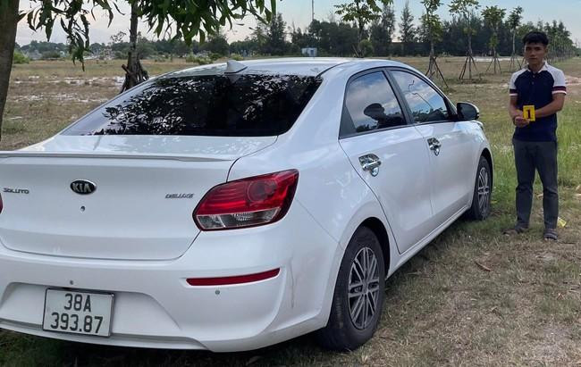 Chiếc xe ô tô của Đức sử dụng đi ăn trộm tiền. Chiếc xe ô tô của Đức sử dụng đi ăn trộm tiền.