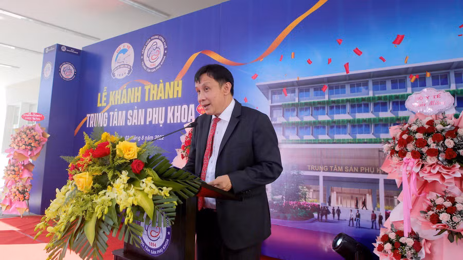 GS.TS. Phạm Như Hiệp - Giám đốc Bệnh viện Trung ương Huế phát biểu.