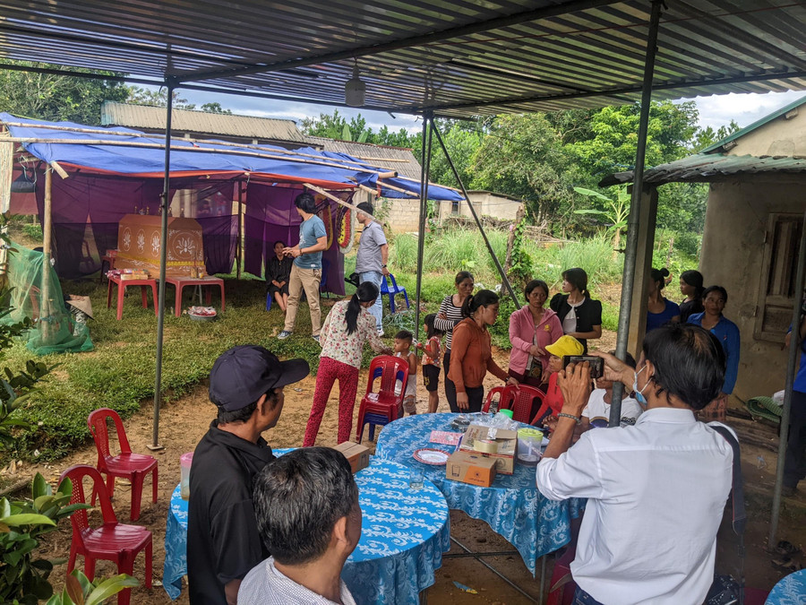 Đám tang tại nhà anh Hồ Viên Vờ (thôn Ta Kêu Nhâm, xã Quảng Nhâm, huyện A Lưới).