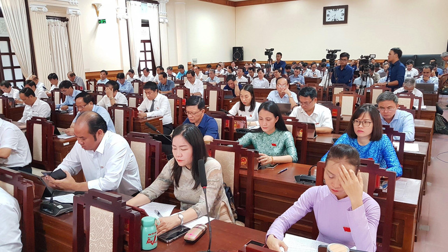 Khai mạc kỳ họp thứ 4 HĐND tỉnh Thừa Thiên – Huế khóa VIII. Khai mạc kỳ họp thứ 4 HĐND tỉnh Thừa Thiên – Huế khóa VIII.